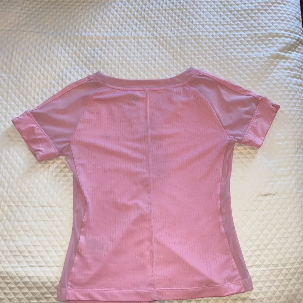 Nike pink workout/tennis short sleeve top mesh sides. Size Small - Picture 3 of 5